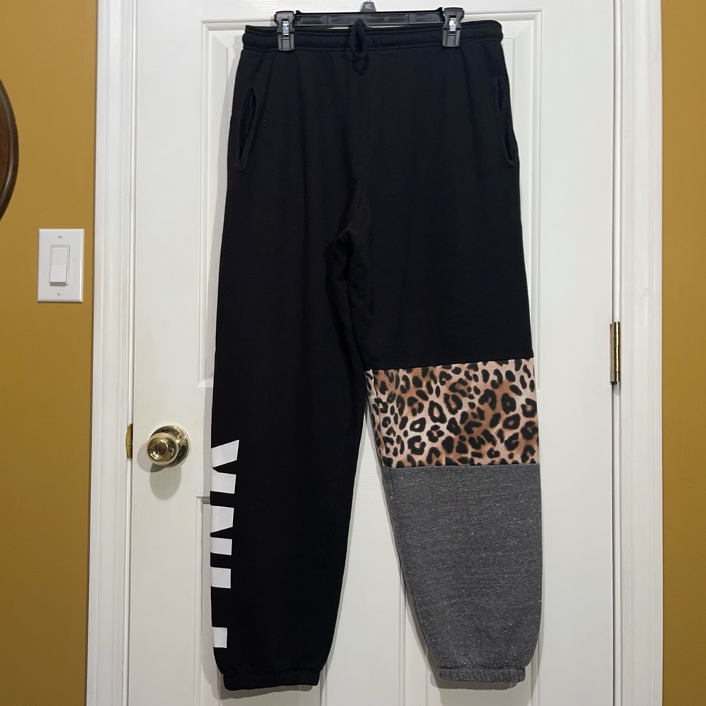 Women’s VS Pink Jogger Sweatpants